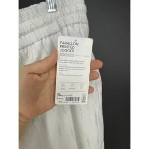 Athleta Jogger 2XL NWT Farallon Printed Jogger Size 20 NWT $108 - Picture 6 of 10